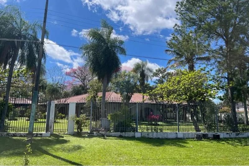 Casa de 6 dormitorios en Venta en Santo Domingo, Areguá - Image 3