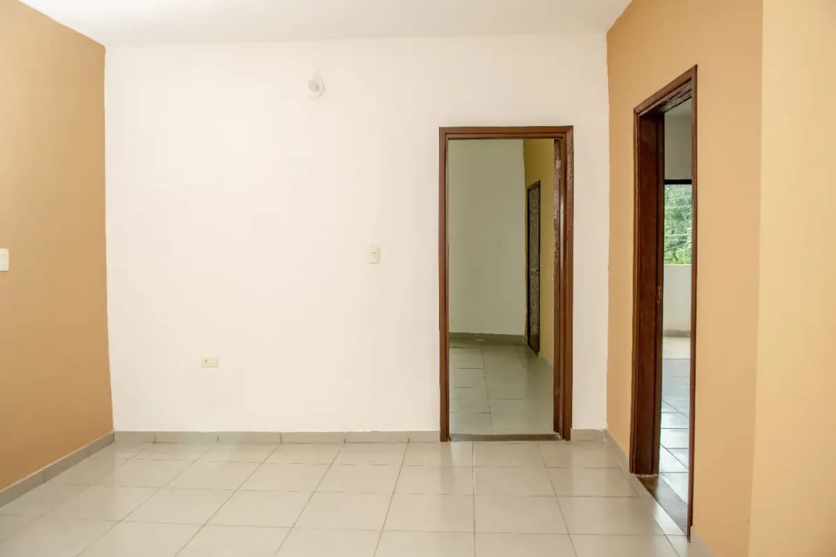 Casa de 4 quartos à Venda no Tercer Barrio, Luque - Image 12
