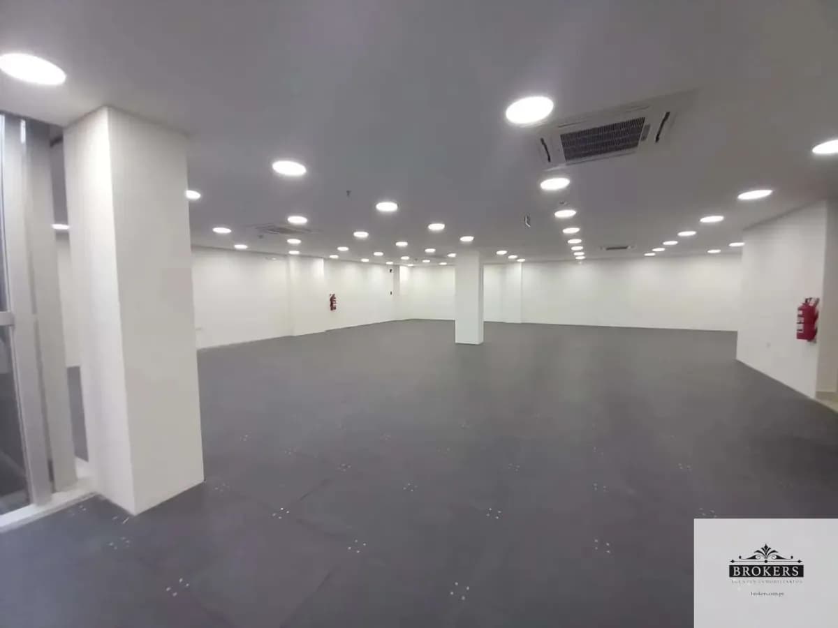 Oficina de 215m² en Alquiler en Villa Morra, Asunción - Image 10