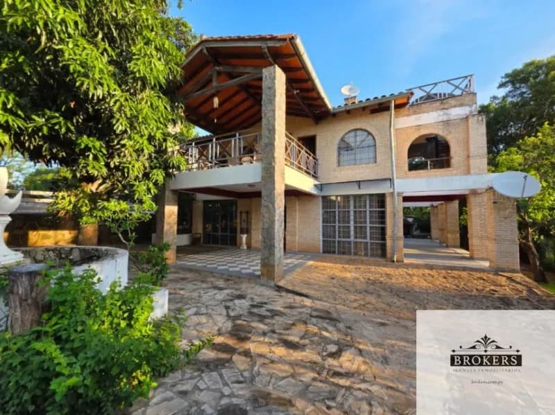 4-Bedroom House for Rent in Ypacaraí - Image 3