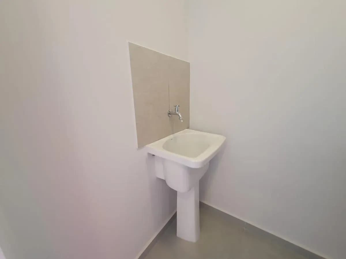 2-Bedroom Apartment for Sale in Lambaré - Image 5