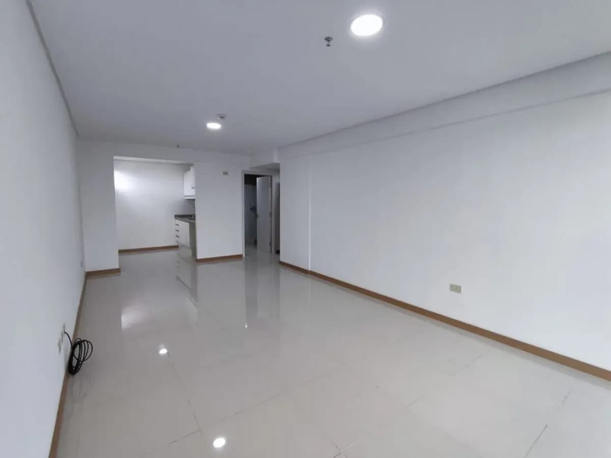 Oficina de 50m² en Alquiler en San Jorge, Asunción - Image 6