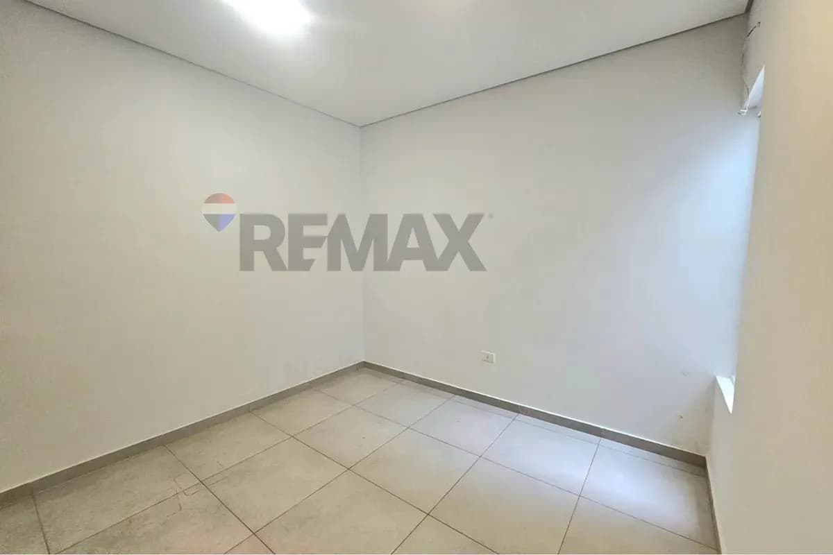 Apartamento de 2 dormitórios à Venda em Maka´i, Luque - Image 9
