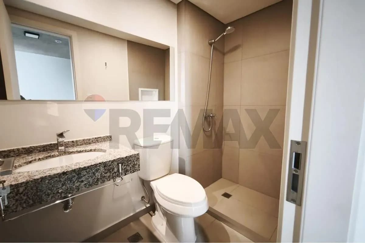 Departamento de 2 dormitorios en Alquiler en Luque - Image 4