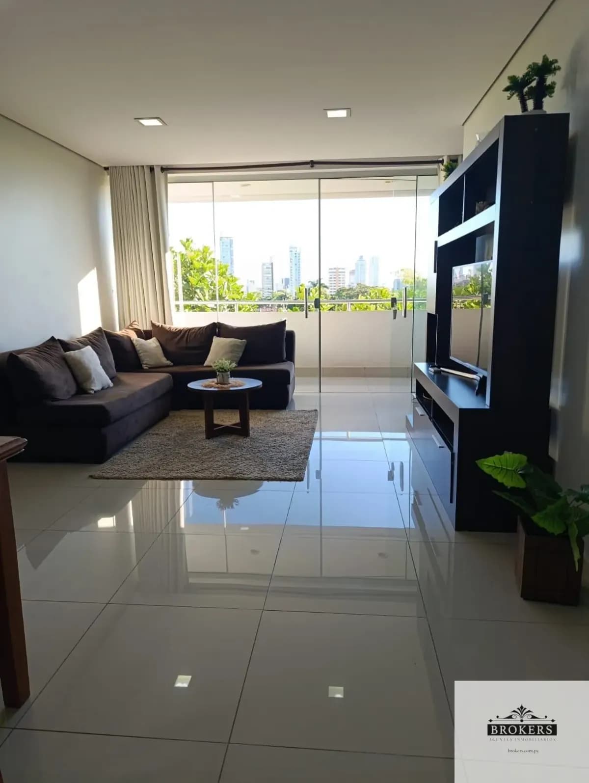 Departamento de 2 dormitorios en Alquiler en Madame Lynch, Asunción - Image 8