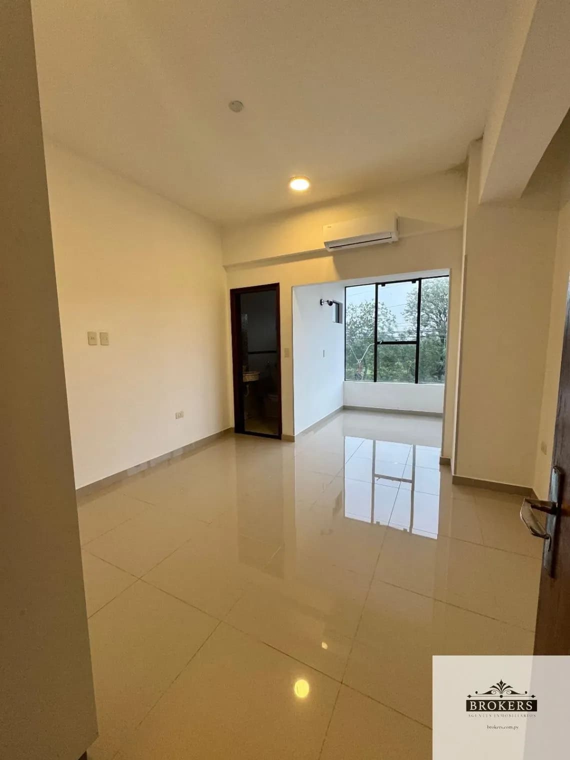 2-Bedroom Apartment for Rent in Fernando de la Mora - Image 7