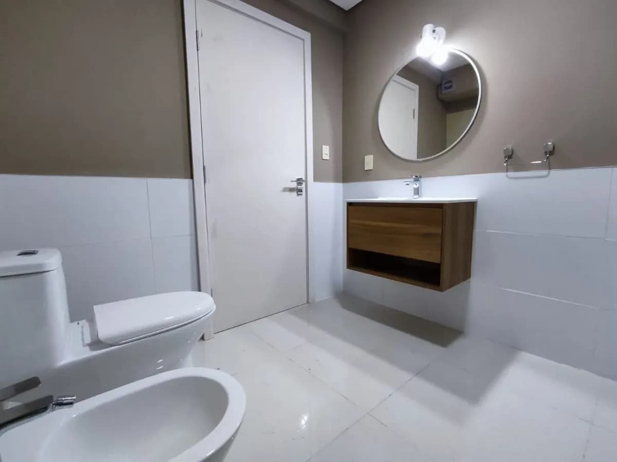 Oficina de 50m² en Alquiler en San Jorge, Asunción - Image 9