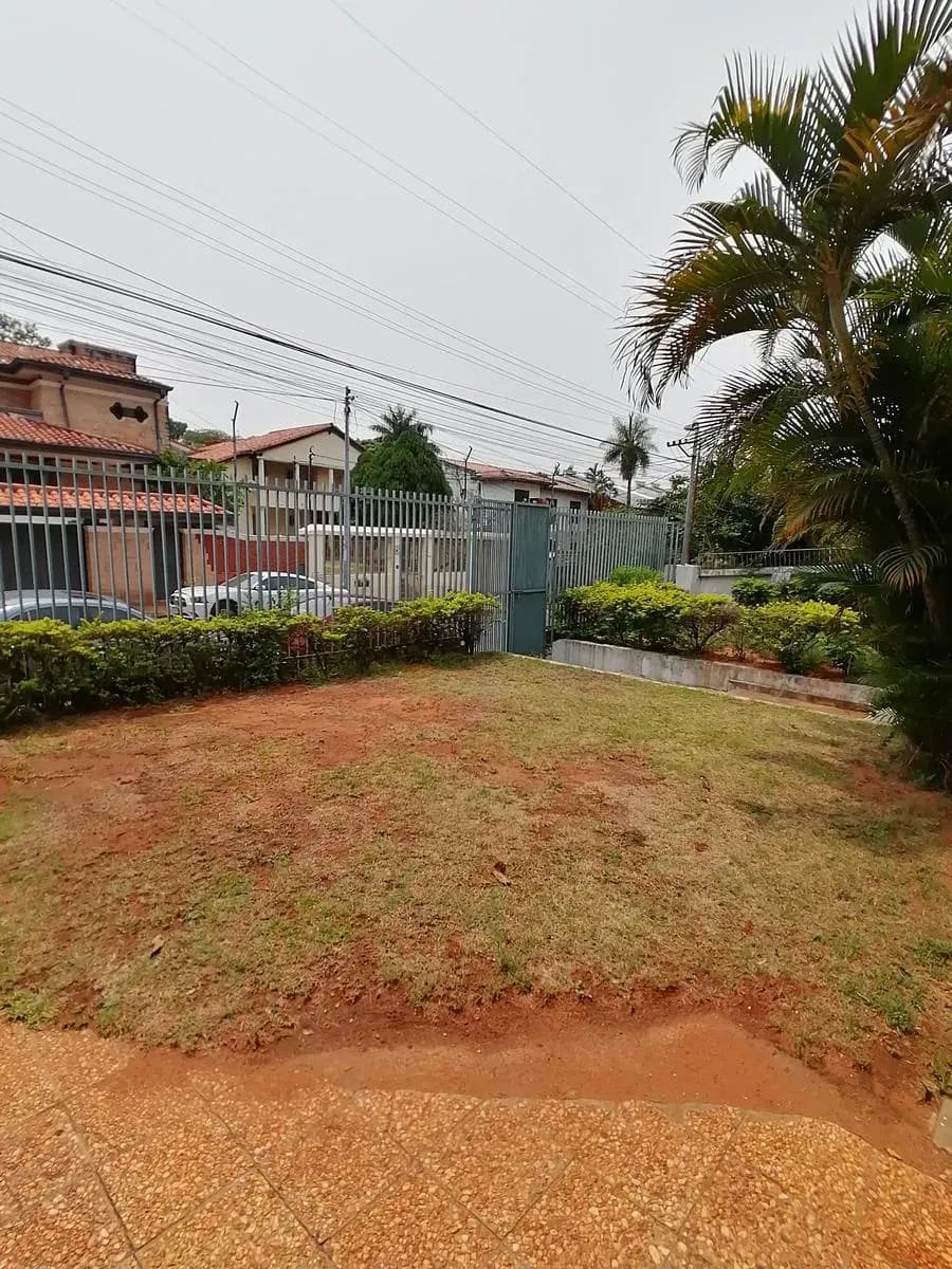 10-Bedroom House for Sale in San Vicente, Lambaré