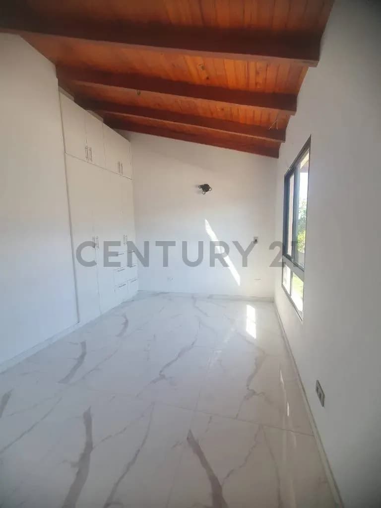 Casa de 3 dormitorios en Venta en Limpio - Image 10