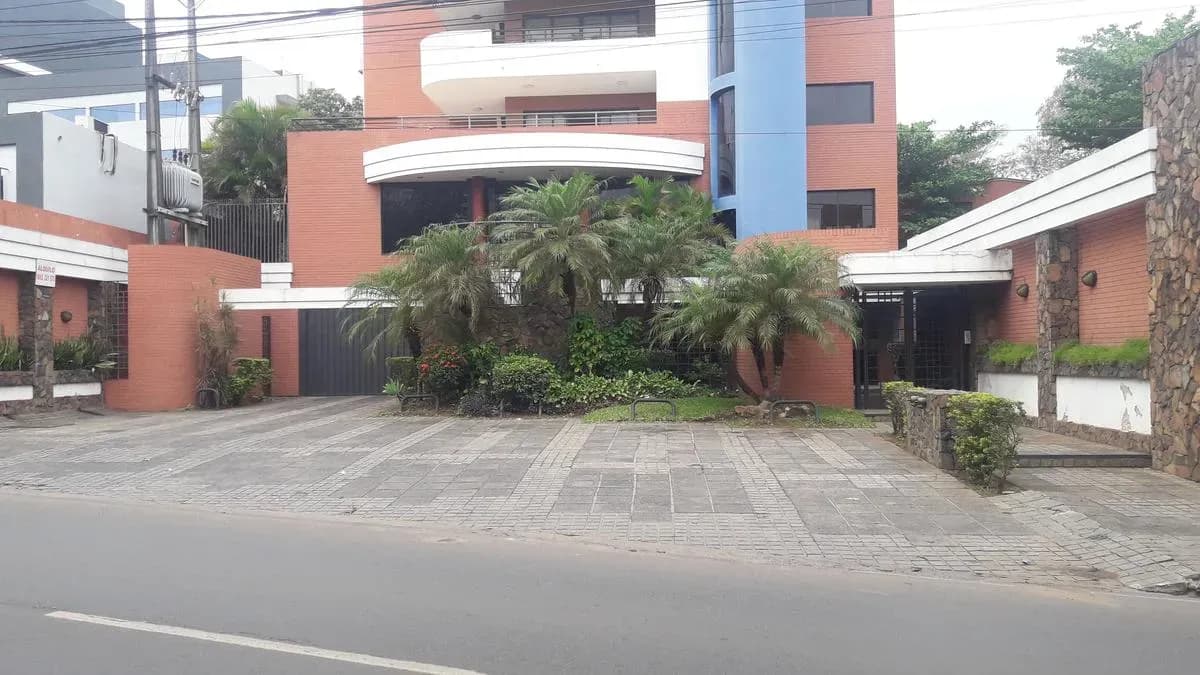 Loja de 4,190m² à Venda em Virgen del Huerto, Asunción - Image 2