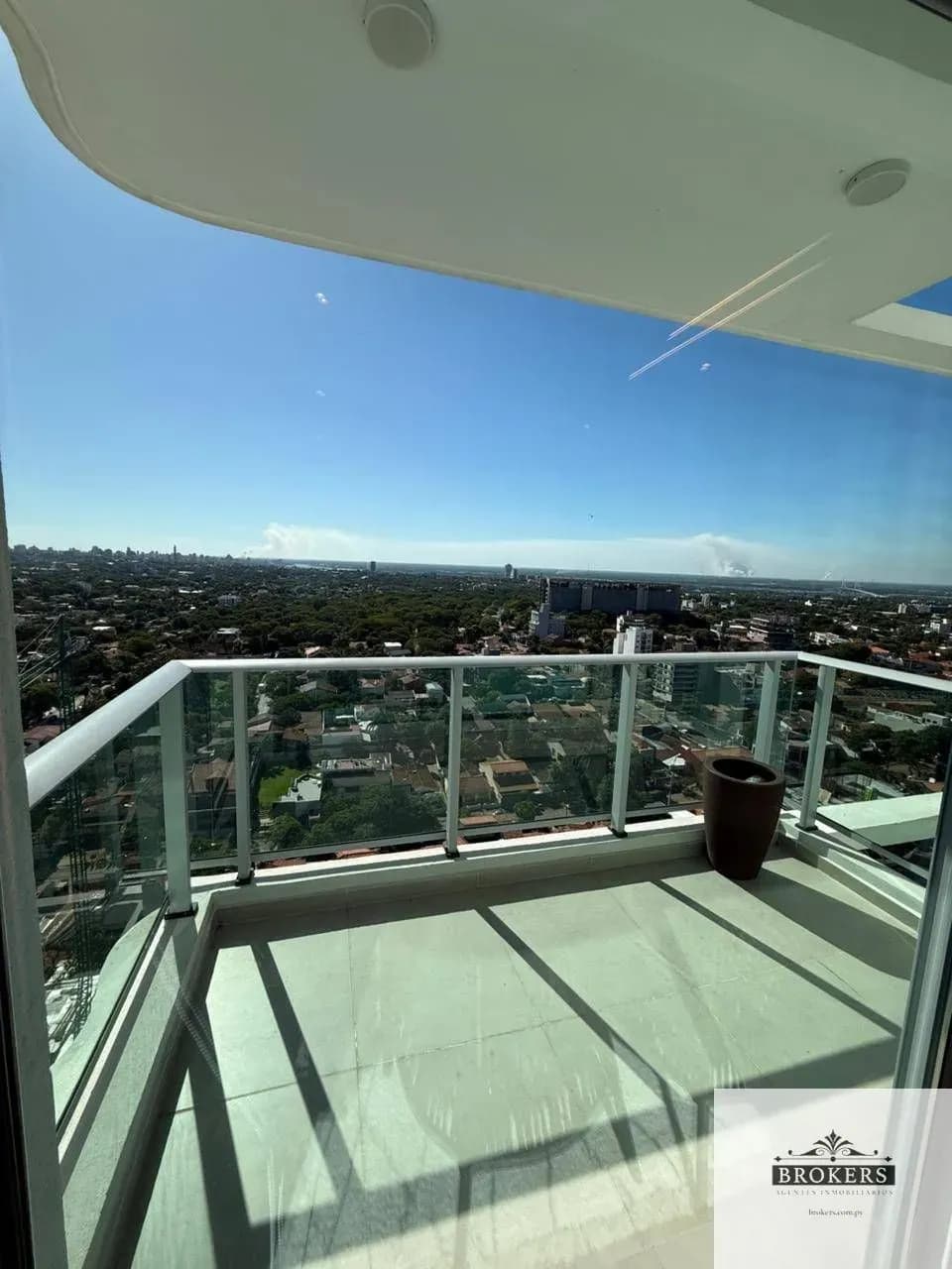 1-Bedroom Apartment for Rent in San Jorge, Asunción - Image 6