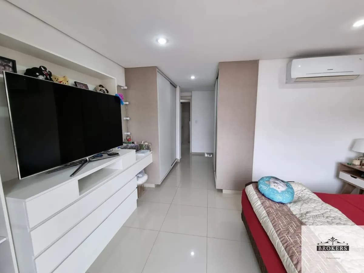 2-Bedroom Apartment for Sale in Villa Aurelia, Asunción - Image 11