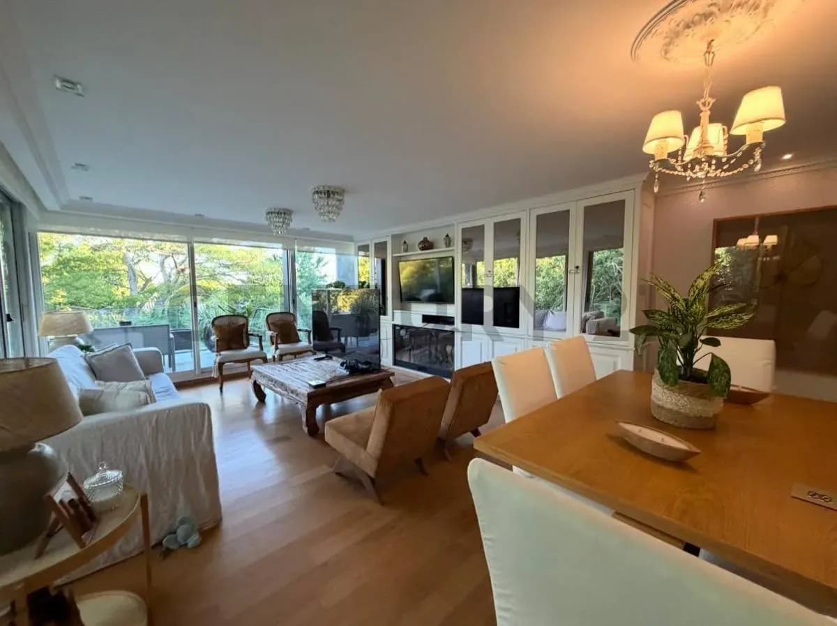 Departamento de 3 dormitorios en Venta en Carrasco, Paso Carrasco
