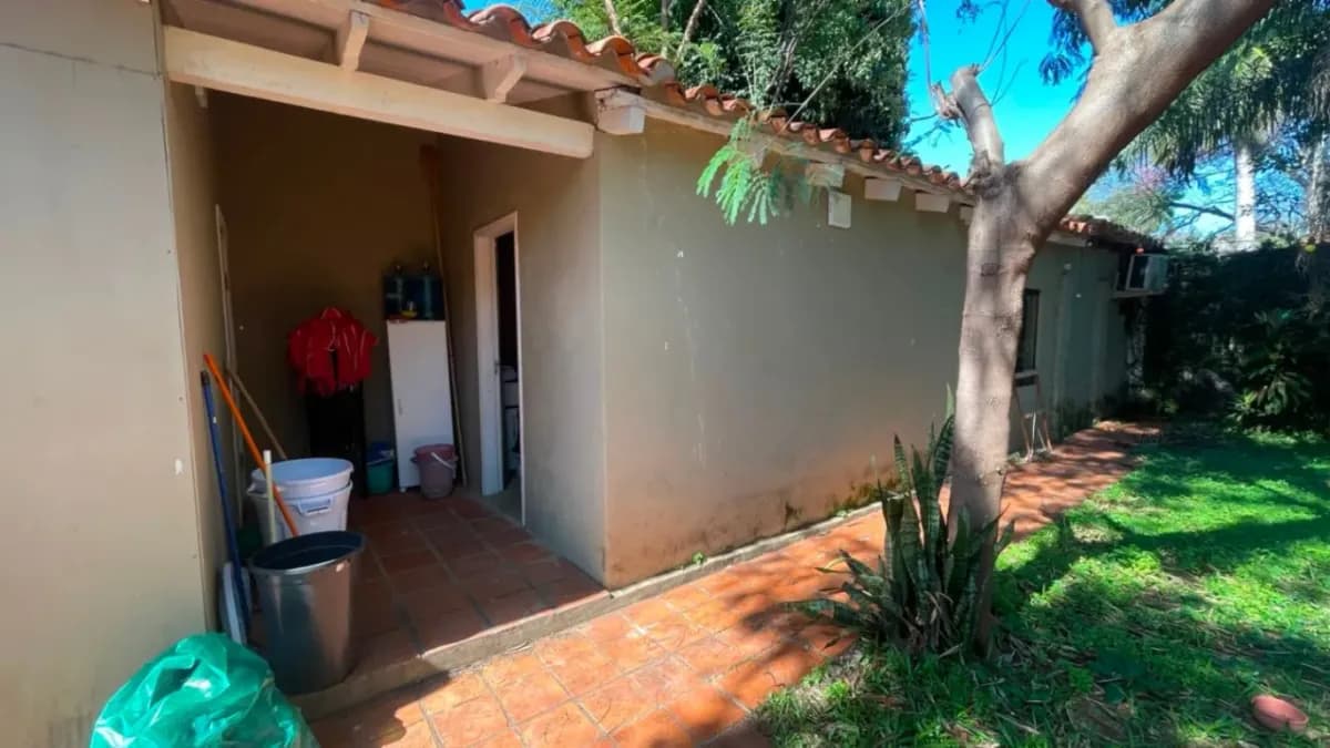 4-Bedroom House for Rent in Los Laureles, Asunción - Image 2