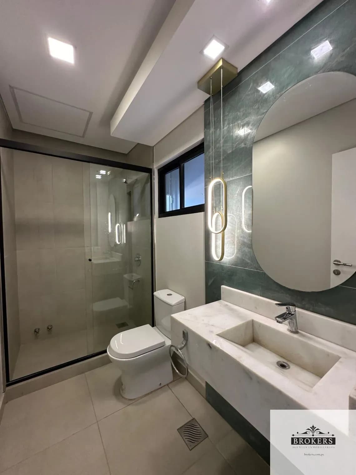 Casa de 4 dormitorios en Venta en San Jorge, Asunción - Image 11