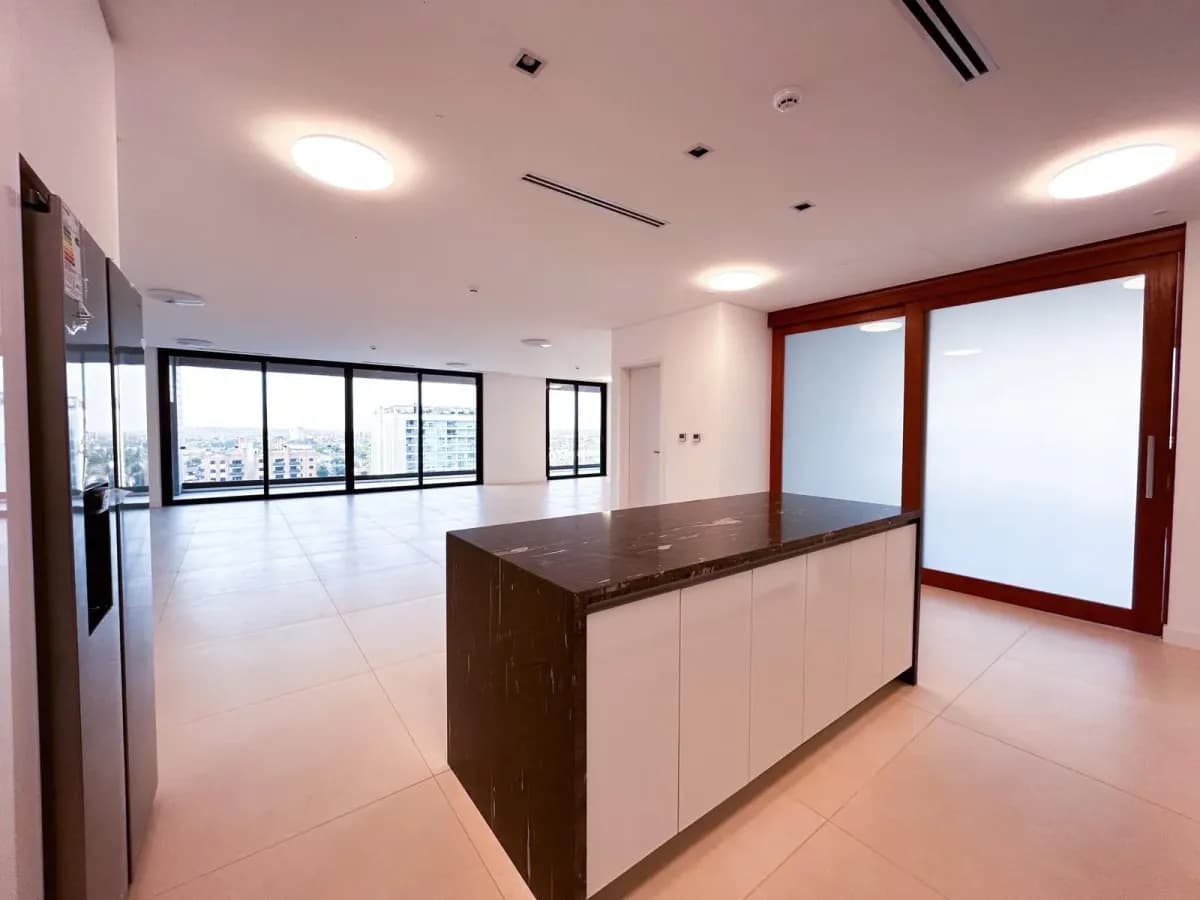 Departamento de 3 dormitorios en Venta en San Jorge, Asunción - Image 11