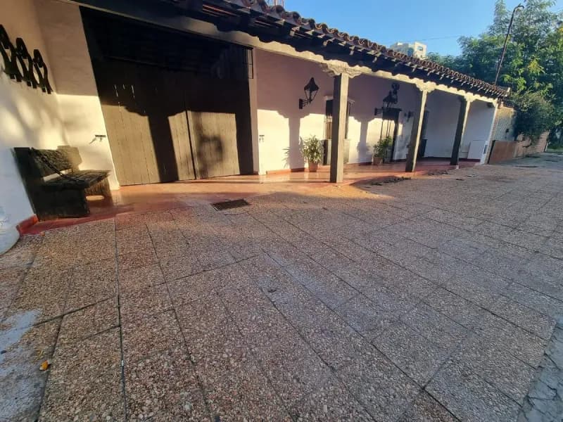 Terreno de 450m² en Venta en Manorá, Asunción - Image 2