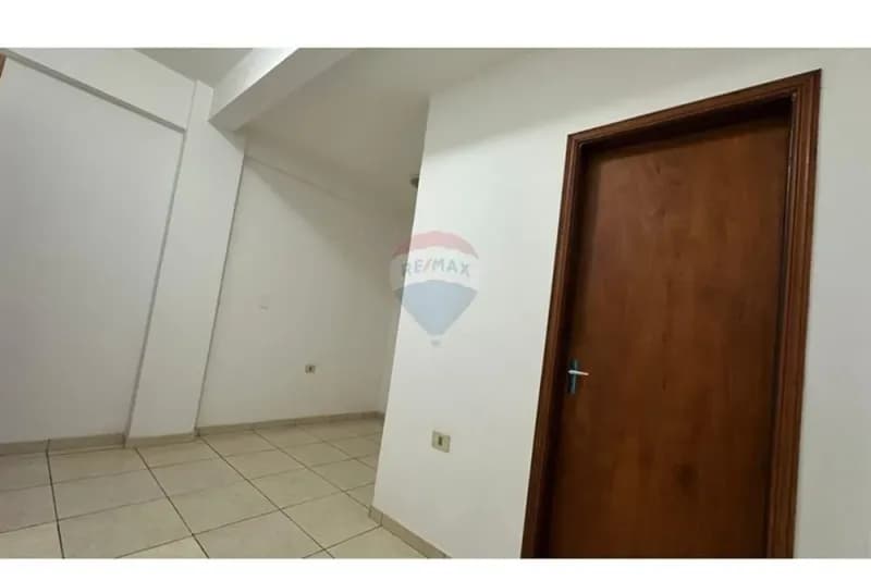 Oficina de 570m² en Alquiler en Área 8, Ciudad del Este - Image 2