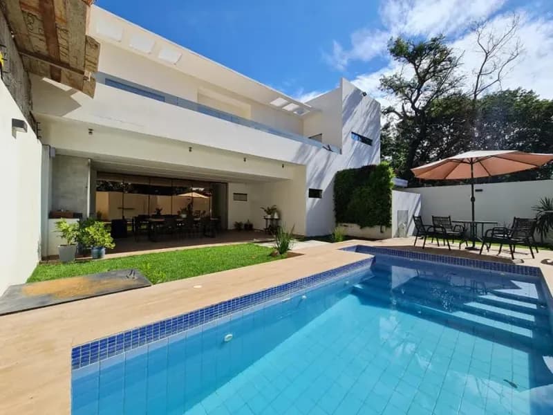 Casa de 5 quartos à Venda no Primeiro Bairro, Luque - Image 2