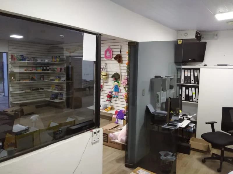 Depósito de 360m² en Venta en Central II, Mariano Roque Alonso - Image 2