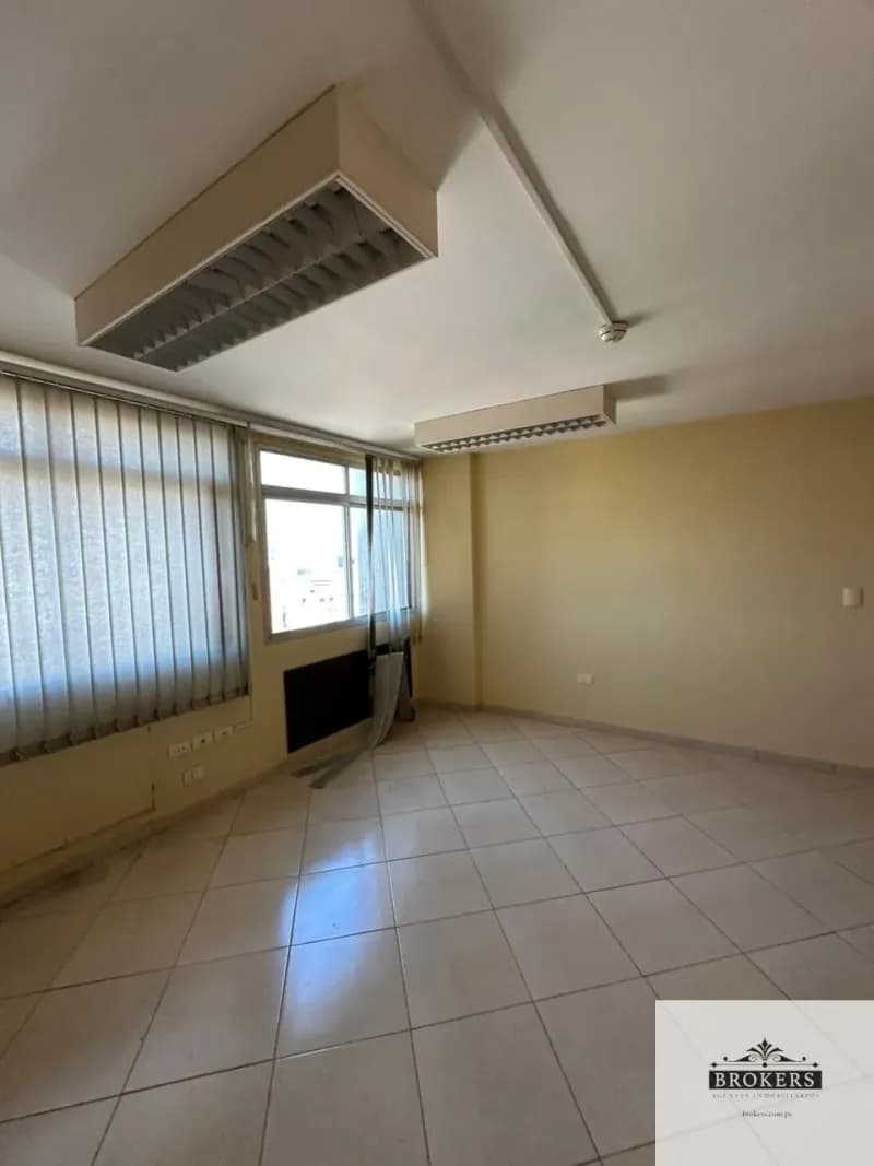 Office of 47m² for Rent in La Catedral, Lambaré - Image 4