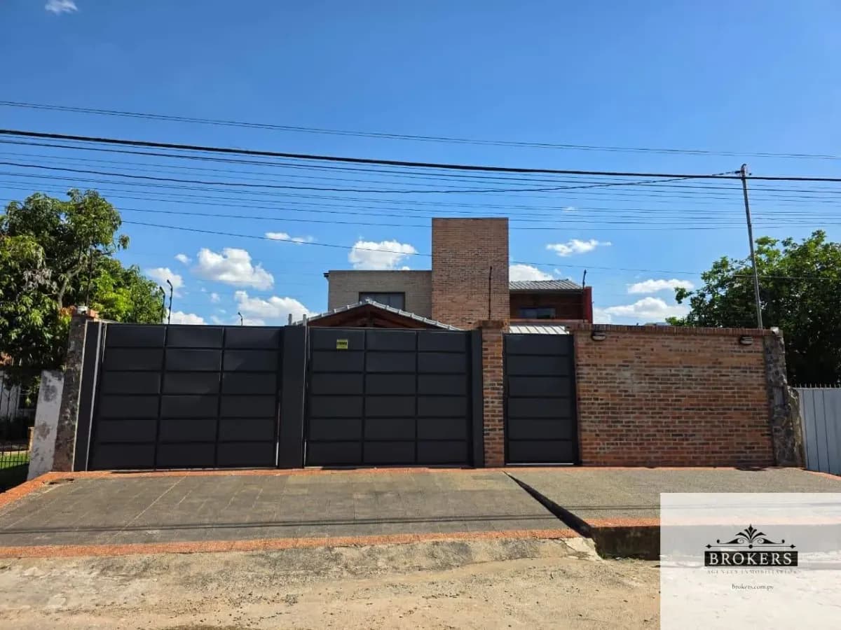 3-Bedroom House for Sale in Campo Grande, Luque
