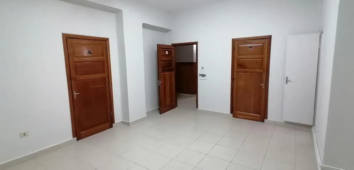 Office of 27m² for Rent in La Encarnación, Lambaré - Image 4