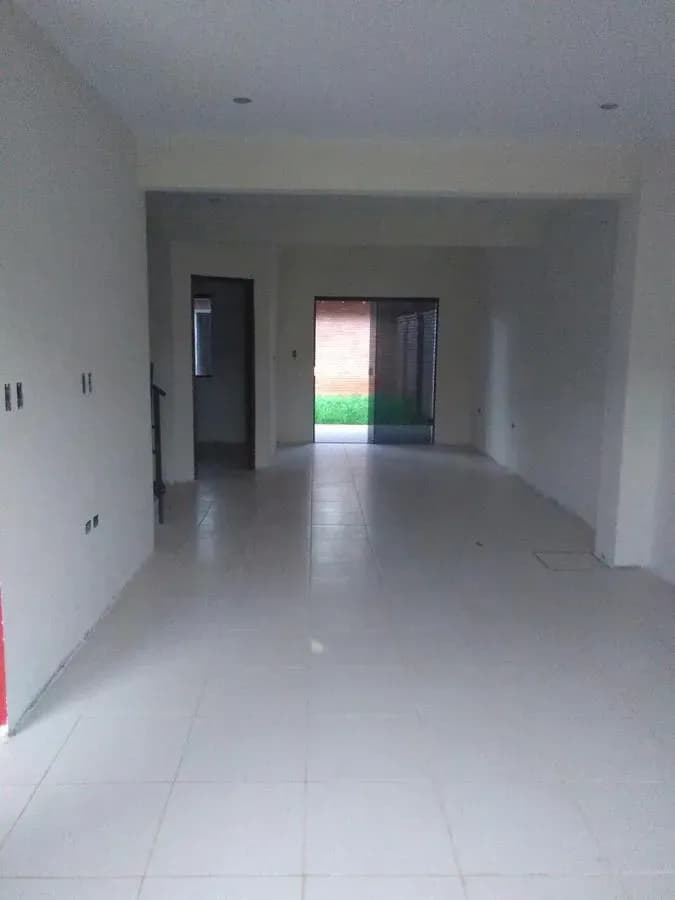 3-Bedroom House for Sale in Fernando de la Mora - Image 13
