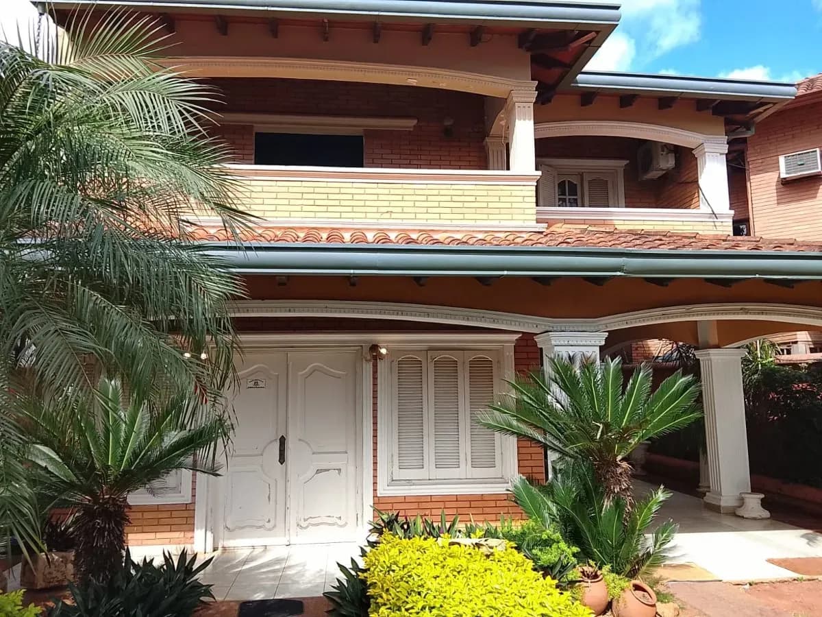 4-Bedroom House for Sale in Bernardino Caballero, Fernando de la Mora