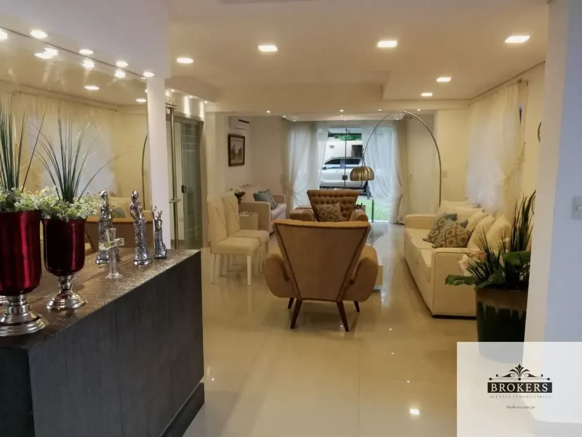 5-Bedroom House for Sale in Mburicaó, Lambaré - Image 17