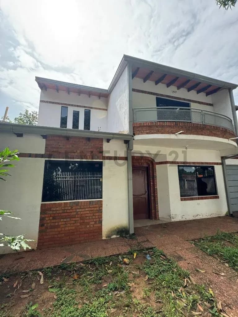 4-Bedroom House for Sale in Capiatá