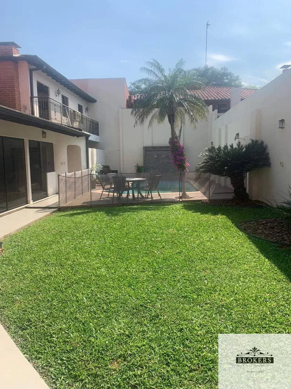 4-Bedroom House for Sale in Santo Domingo, Asunción