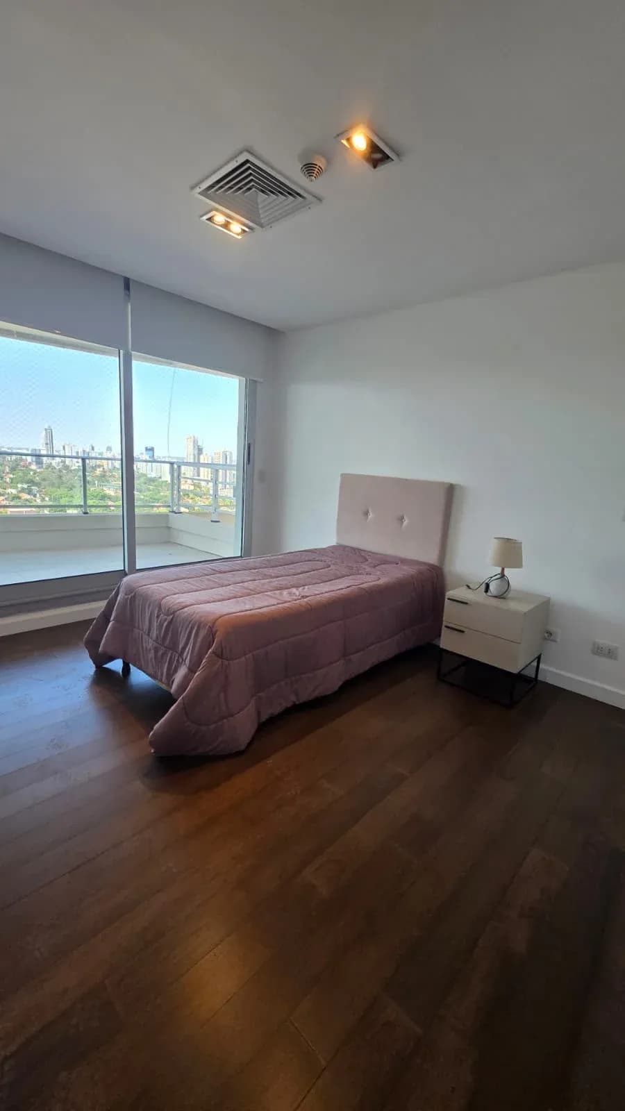 Departamento de 4 dormitorios, 331m², en Alquiler en Mburucuyá, Asunción - Image 6