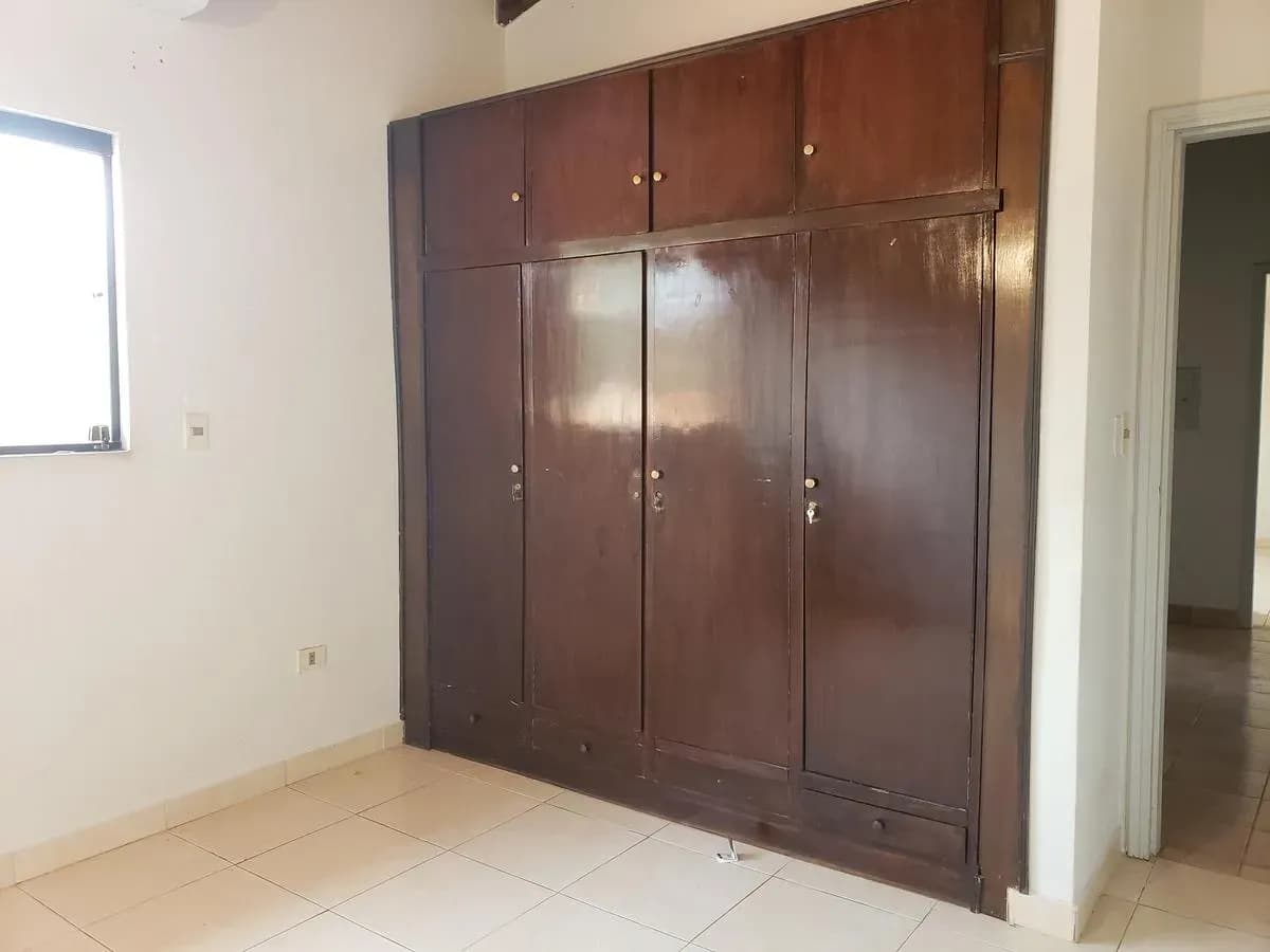 Casa de 4 dormitorios en Venta en Domingo Savio, Fernando de la Mora - Image 8