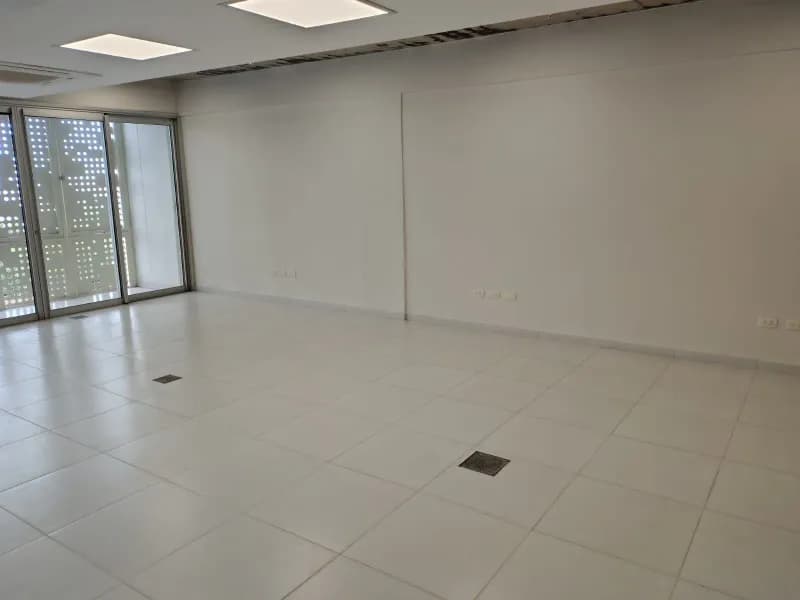 Office of 80m² for Rent in Mariscal López, Asunción - Image 3