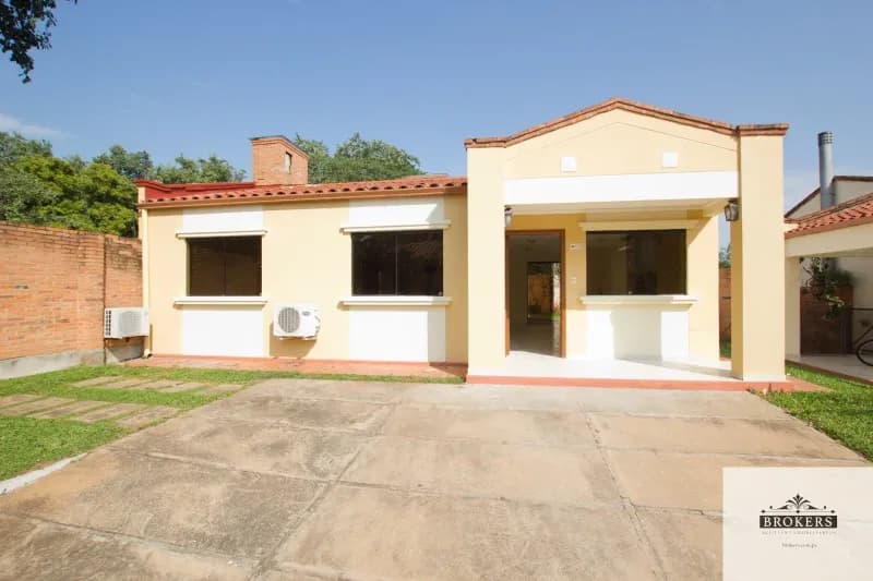 Casa de 3 quartos à Venda no Cuarto Barrio, Luque - Image 3