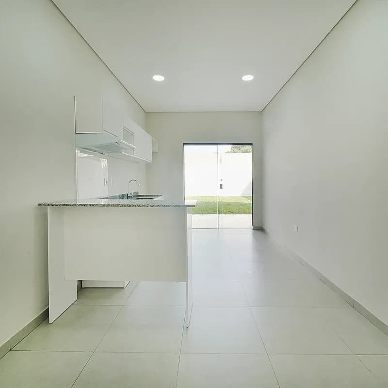 Casa a Estrenar en Laurelty, Luque. 2 Dormitorios + Suite. Lista para Habitar Hoy. - Image 4