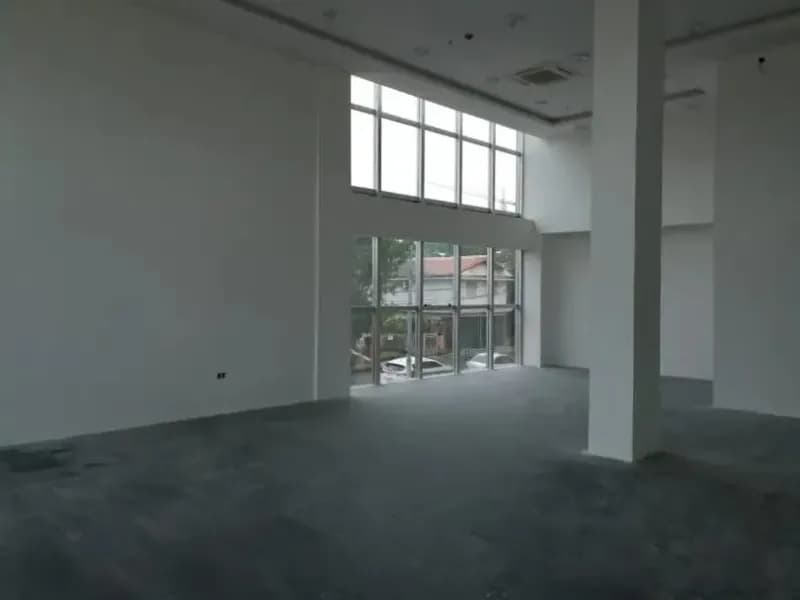 Oficina de 215m² en Alquiler en Villa Morra, Asunción - Image 2