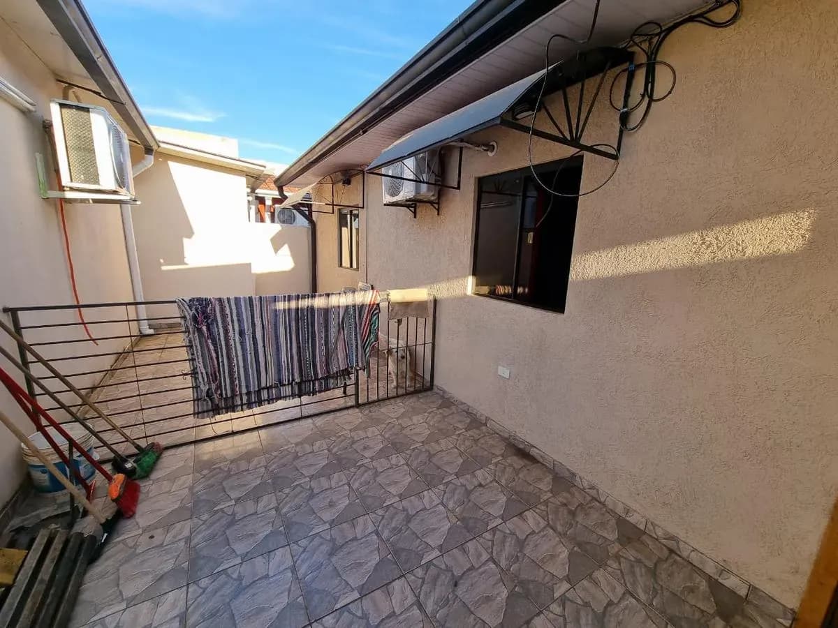 Casa de 3 dormitorios en Venta en San Lorenzo - Image 16