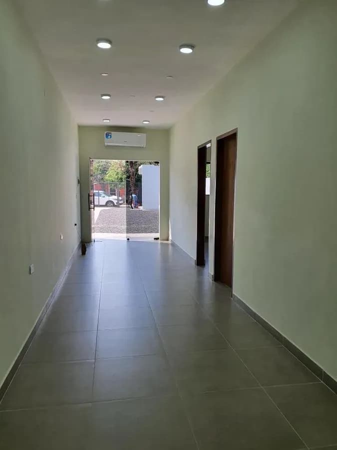 Depósito de 326m² en Venta en Loma Pytá, Asunción - Image 6