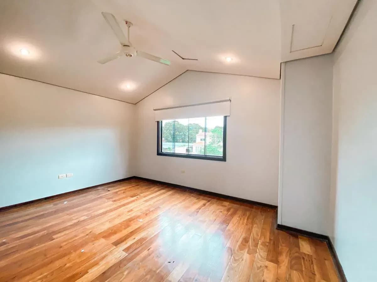 Casa de 4 quartos à Venda em Assunção - Image 15