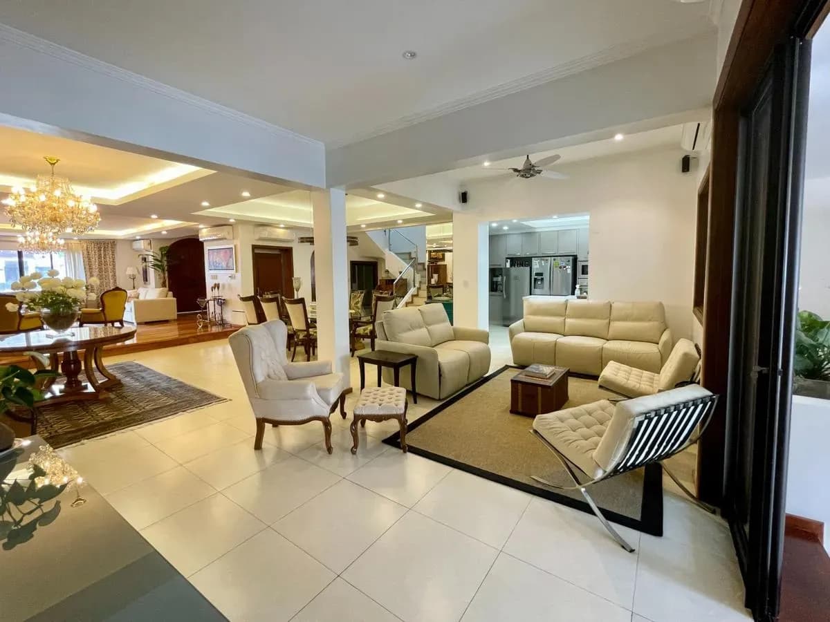 4-Bedroom House for Sale in Recoleta, Asunción - Image 13