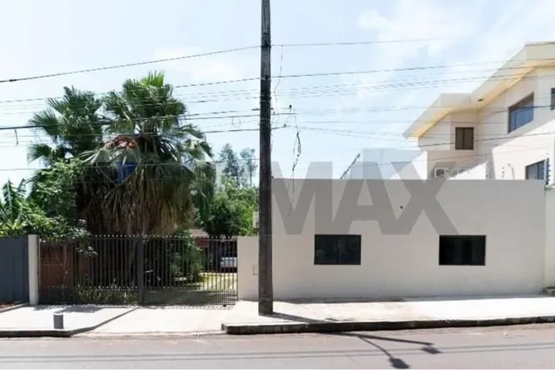 Casa de 4 dormitorios en Venta en Che la Reina, Ciudad del Este - Image 2