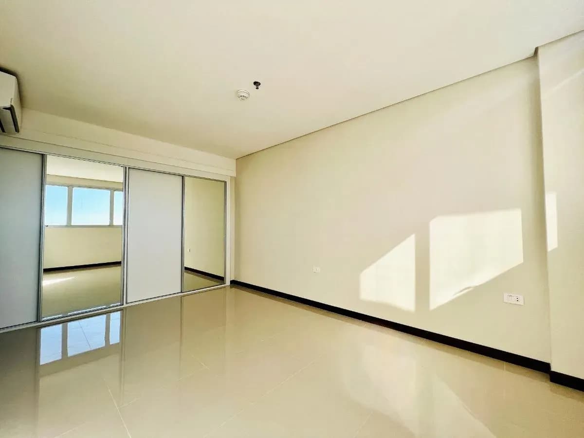 Departamento de 2 dormitorios en Alquiler en Mbocayaty, Asunción - Image 4