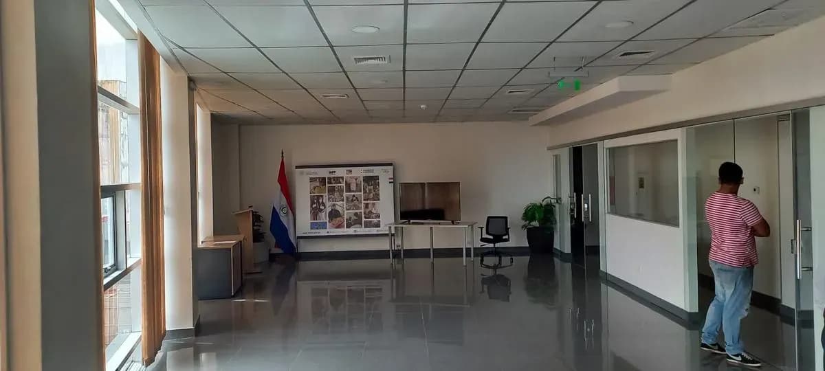 Oficina de 2,610m² en Venta en Las Mercedes, Lambaré - Image 6
