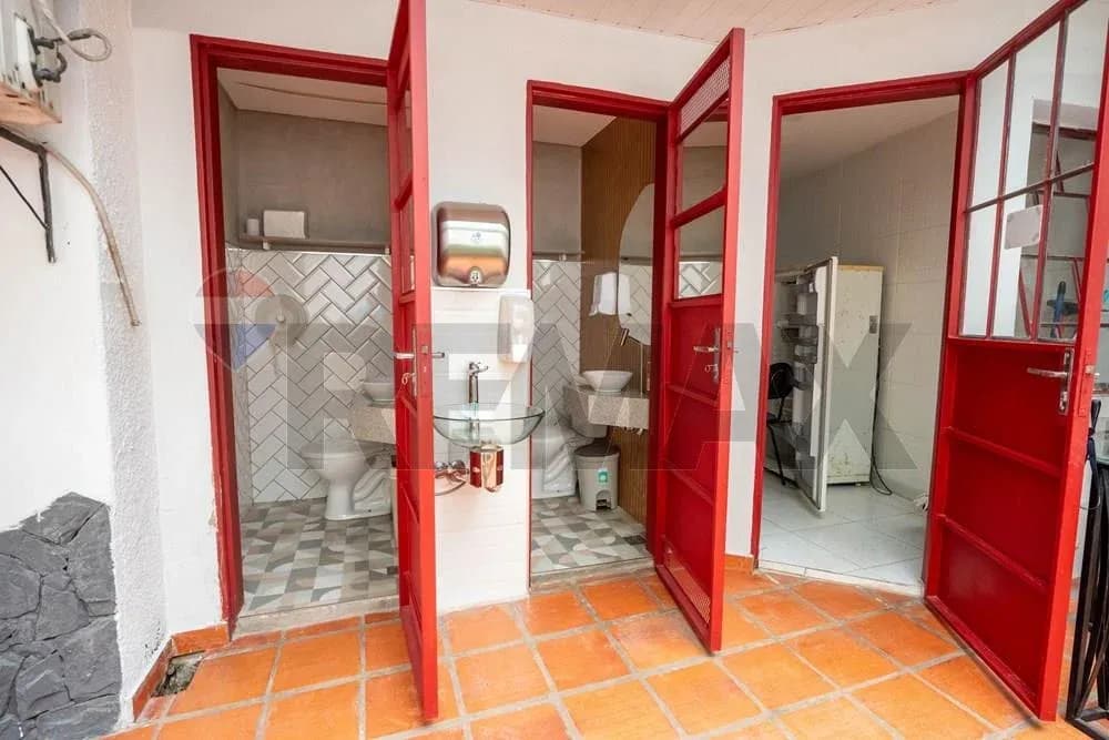 Office of 300m² for Rent in Las Mercedes, Asunción - Image 22