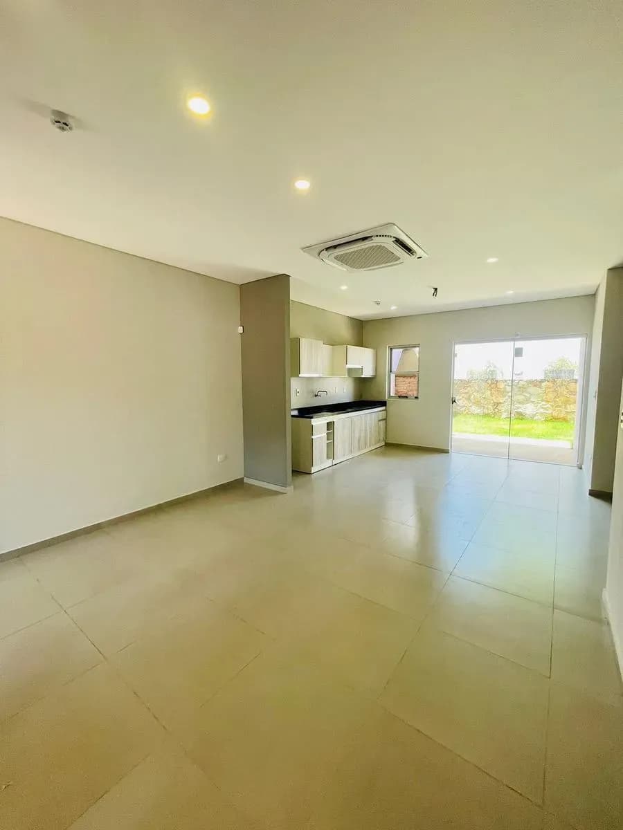 3-Bedroom House for Sale in Maramburé, Luque - Image 6