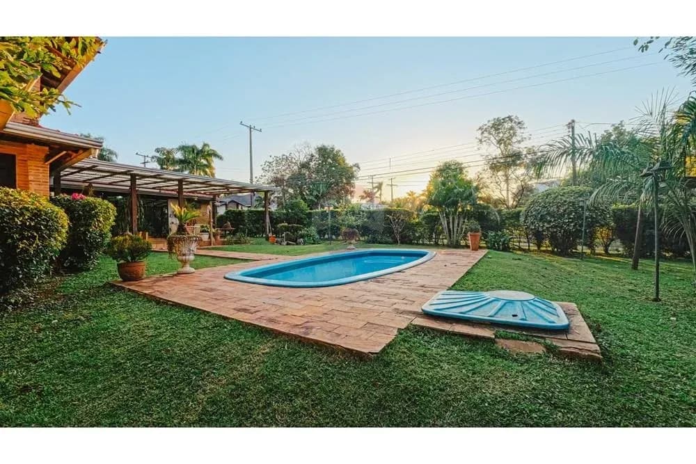Casa de 5 quartos à Venda no Paraná Country Club, Hernandarias - Image 2