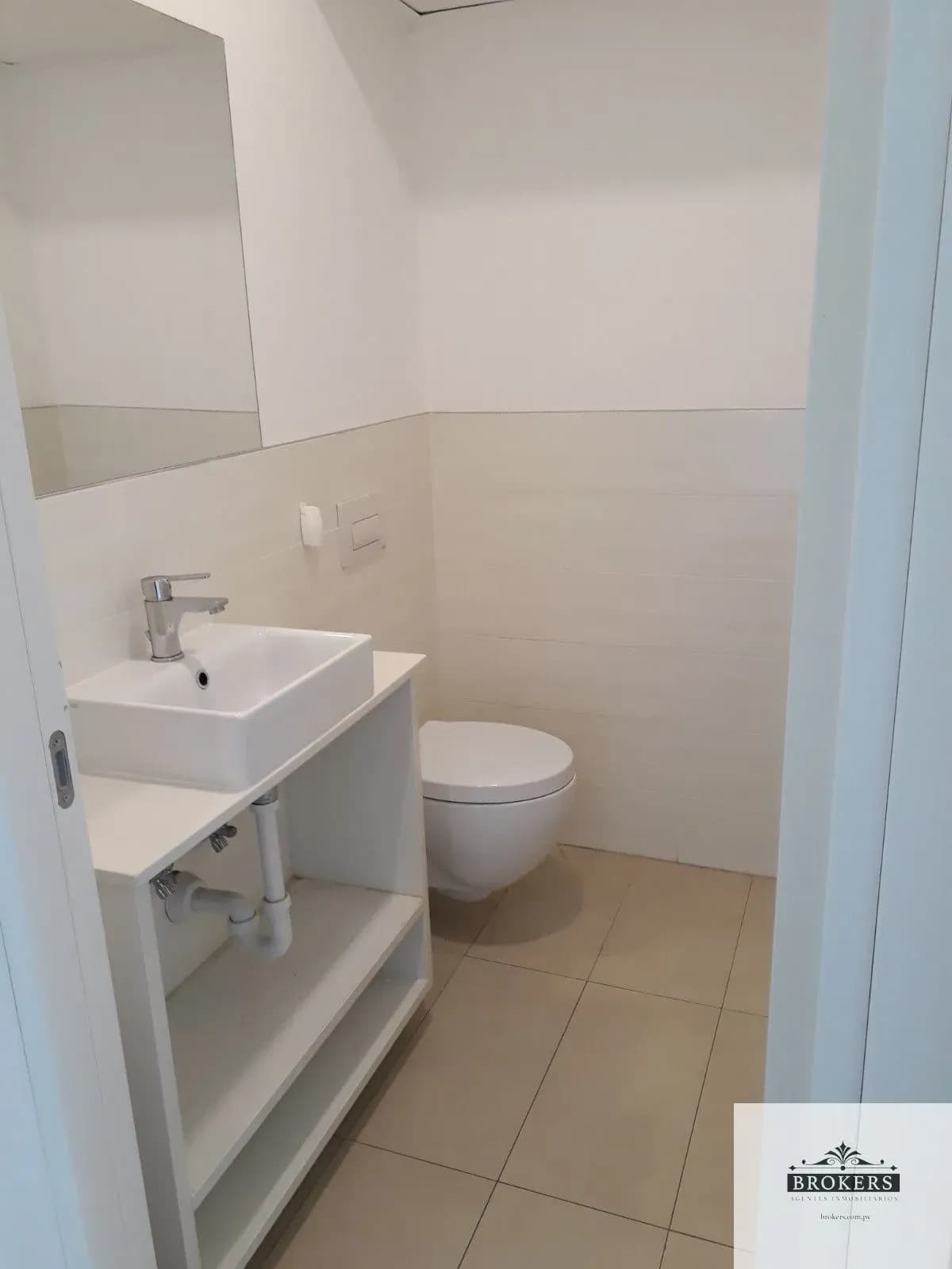1-Bedroom Apartment for Rent in Mariscal López, Lambaré - Image 10