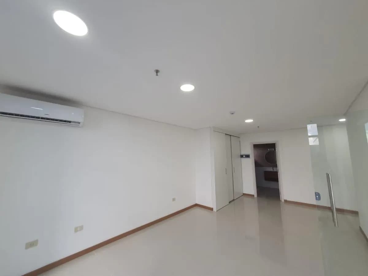Office of 308m² for Rent in Salvador del Mundo, Asunción - Image 14